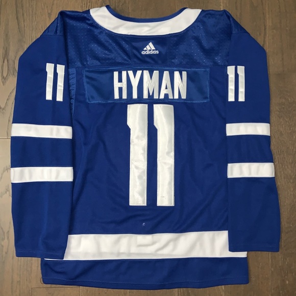 Maple Leafs Zach Hyman #11 Jersey - Picture 4 of 5